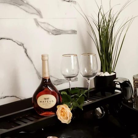 Logement Romantique Et Cosy Charleroi Buitenkant foto