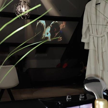 Logement Romantique Et Cosy Charleroi Buitenkant foto