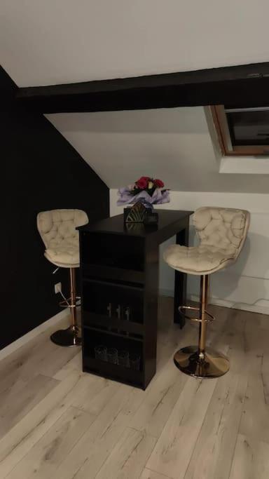 Logement Romantique Et Cosy Charleroi Buitenkant foto