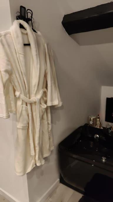 Logement Romantique Et Cosy Charleroi Buitenkant foto