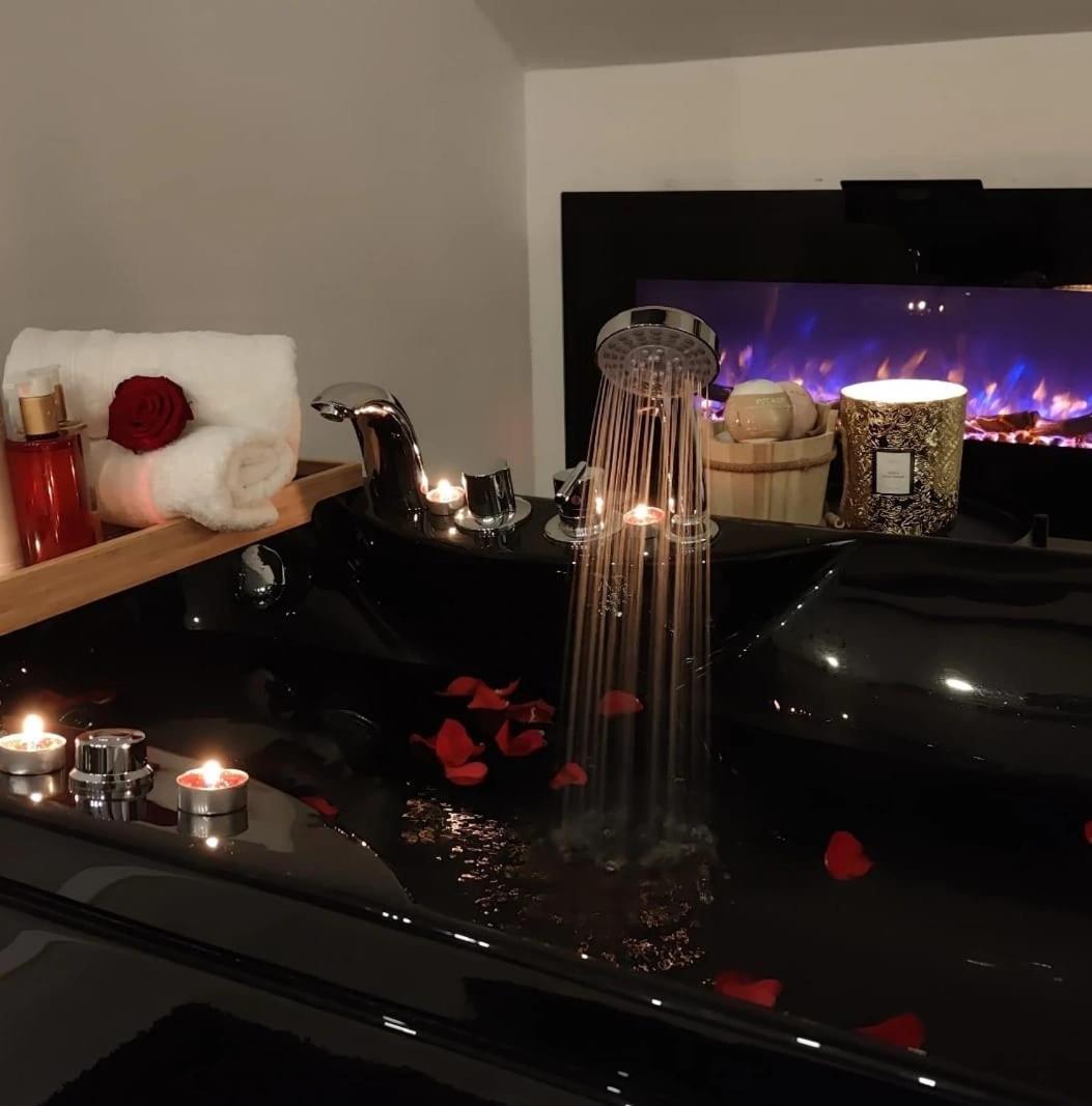Logement Romantique Et Cosy Charleroi Buitenkant foto